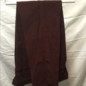 Like new, never worn. GAP corduroys maroon sz 36